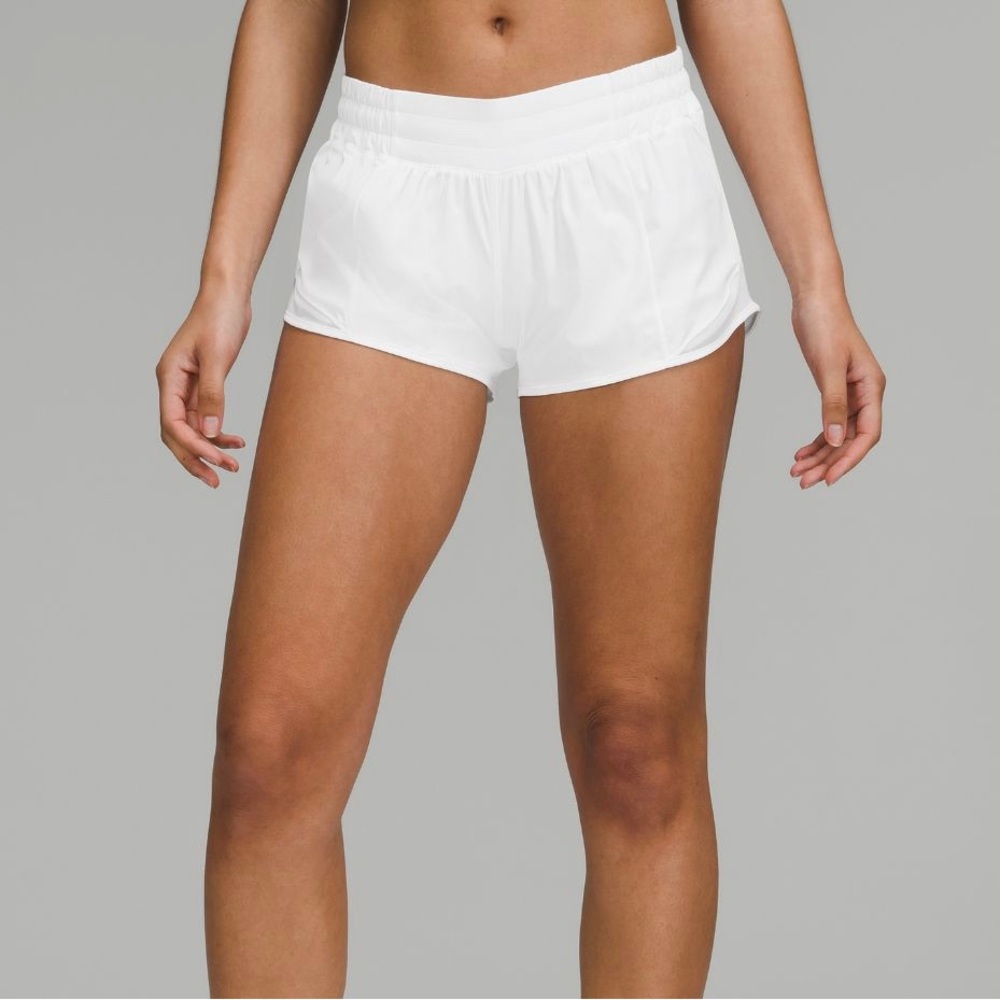 White 2.5 low rise hotty hots lululemon
